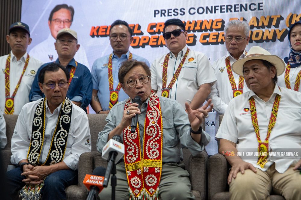 Perkukuh industri kelapa sawit, pemangkin pendapatan Sarawak